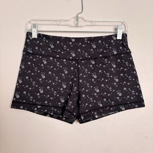 IAB MFG I Am Becoming 3-Inch No-Rise Daisy Biker Booty Shorts Size 8/Medium